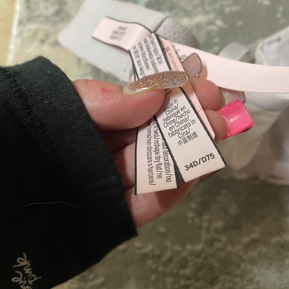 NWT Victoria’s Secret push up bra 34D lot of 2 - Picture 4 of 8